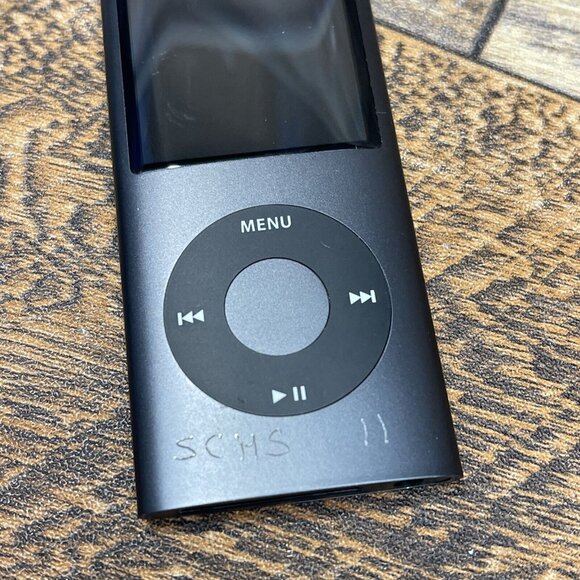 Apple ipod Nano 4th generation 8GB Black Model:A1285 W/ Bundle Cable & Adapter - Picture 5 of 5